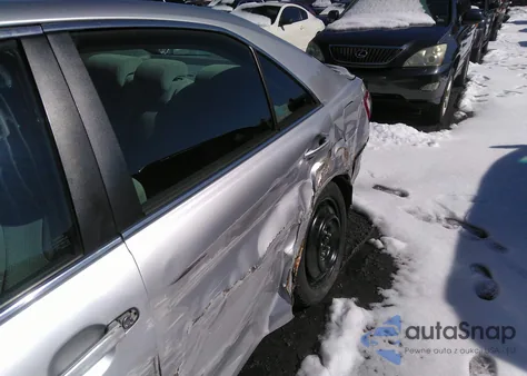 2010 Toyota Camry Le z USA, uszkodzony, nr VIN 4T4BF3EK8AR065466